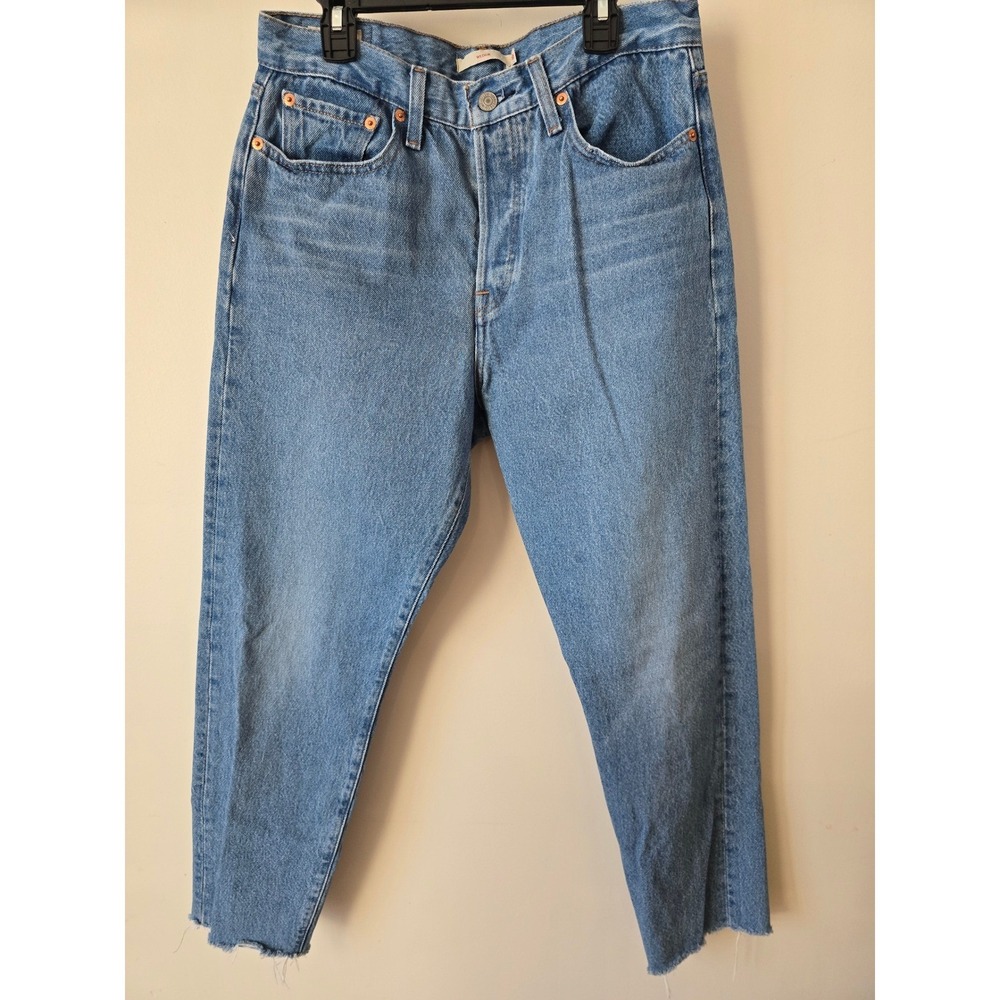 Levi's Wedgie Fit Straight Leg Jeans Medium Wash‎ Distressed Raw Hem Size 30
